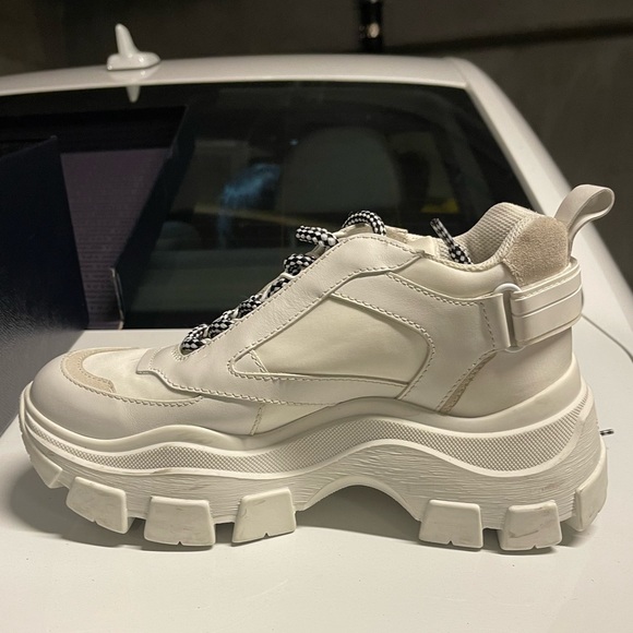 WORN ONCE! UNISEX (WOMENS 8/MEN 5 1/2) PRADA SNEAKERS. EXCELLENT CONDITION! - Picture 4 of 13